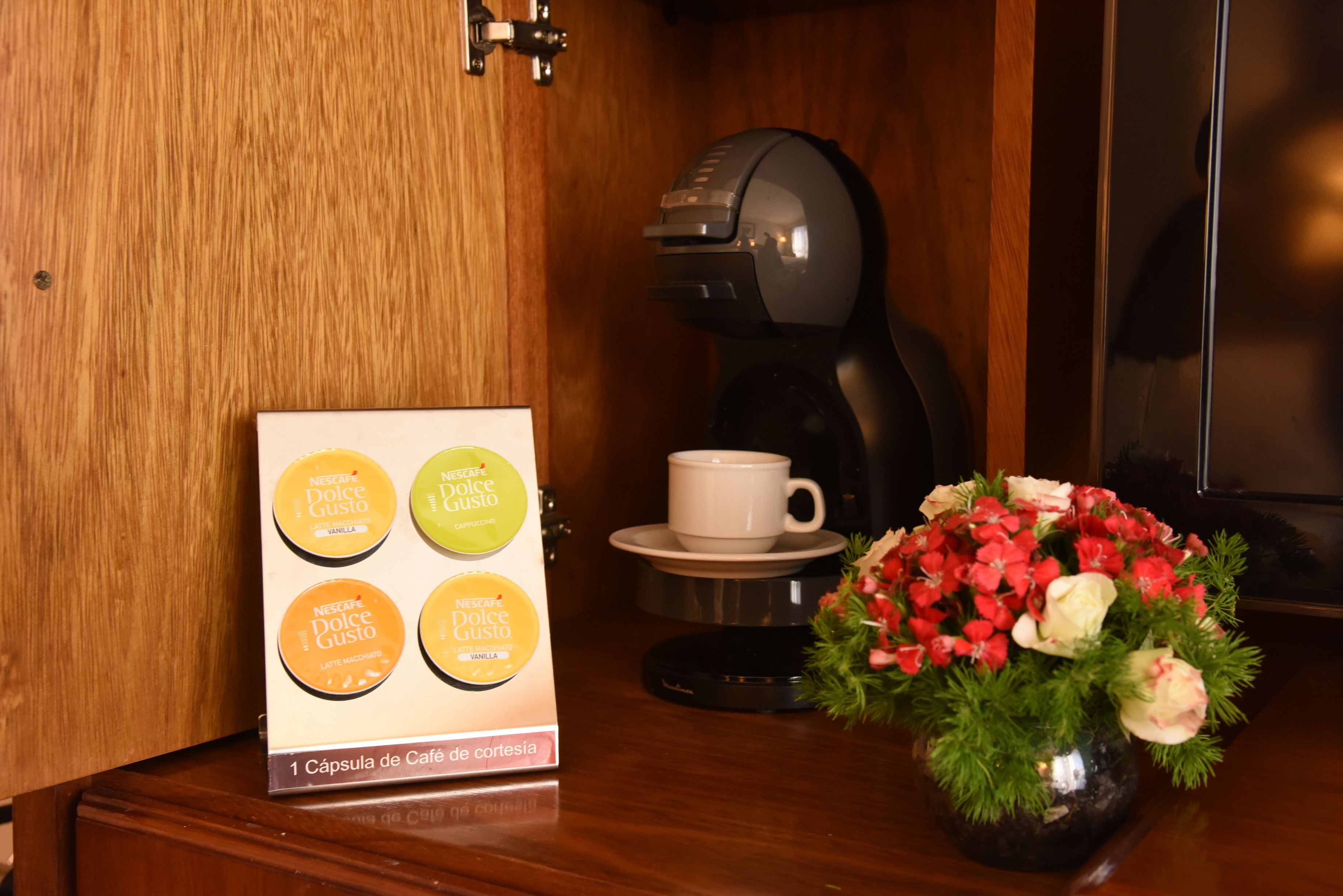 deluxe room | coffee and/or coffee maker