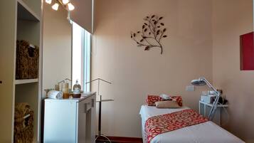 Sauna, body treatments, mud baths, aromatherapy, hot stone massages