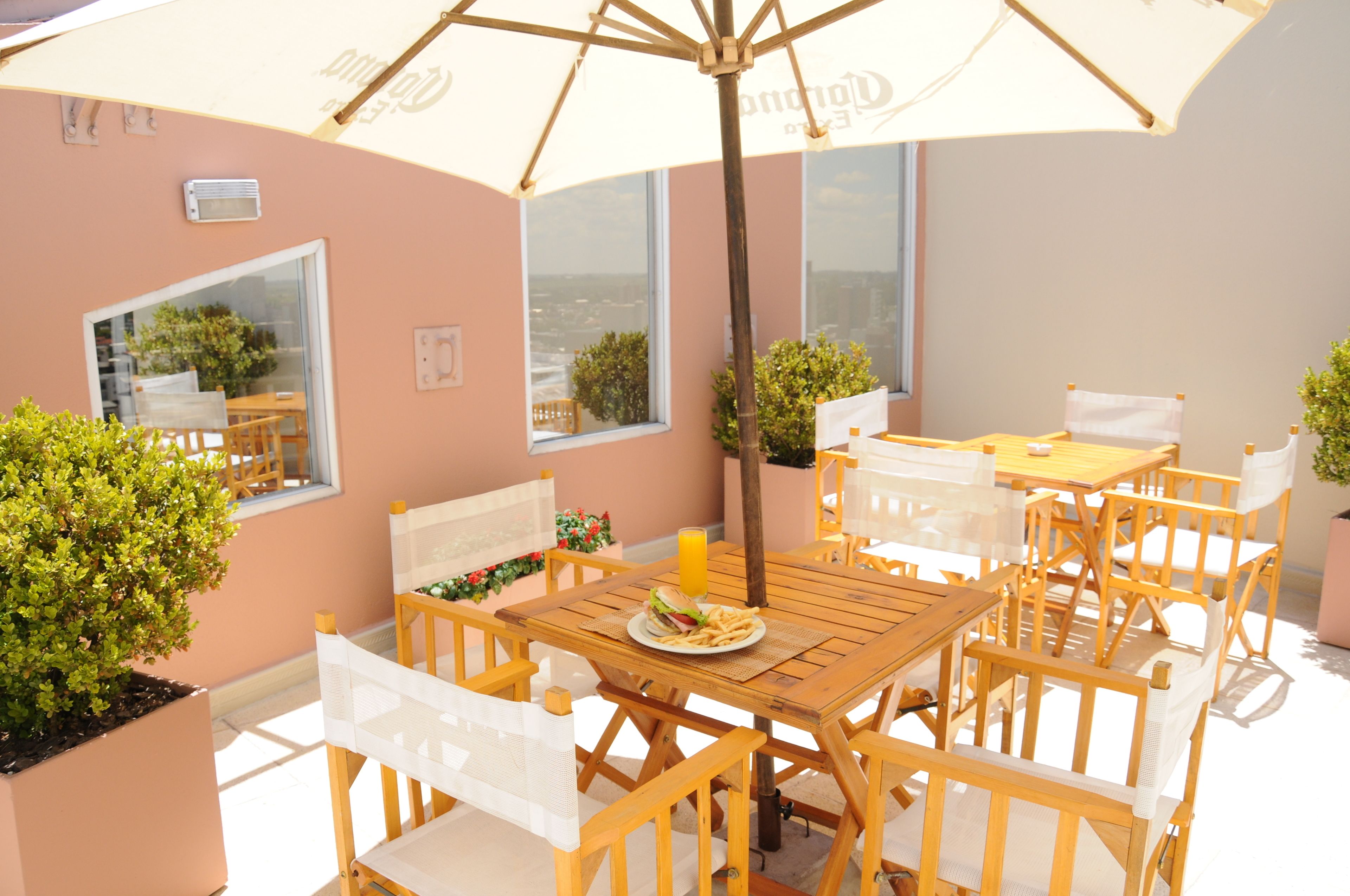 Breakfast, lunch, dinner served; international cuisine 