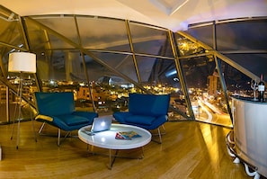 Lakens van Egyptisch katoen, luxe beddengoed, een kluis op de kamer