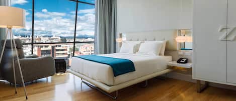 Deluxe Room, 1 Queen Bed, Non Smoking