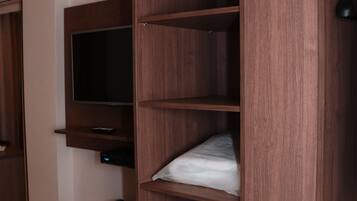Standard Single Room | Minibar, desk, blackout curtains, free WiFi