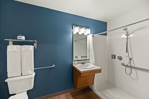 Standard Room, 1 Double Bed, Accessible, Non Smoking (Roll-in Shower) | Bathroom | Combined shower/tub, hair dryer, towels