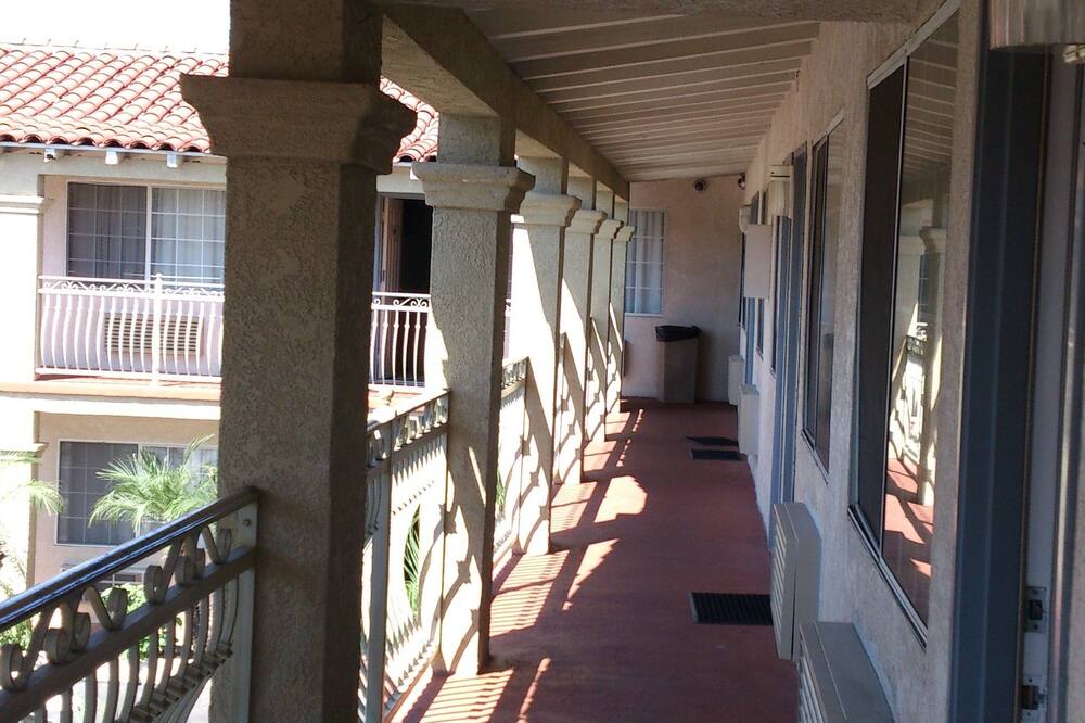 Santa Ana Travel Inn