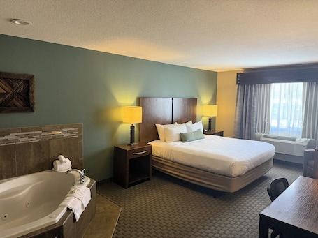 Free WiFi, bed sheets. GrandStay Delano