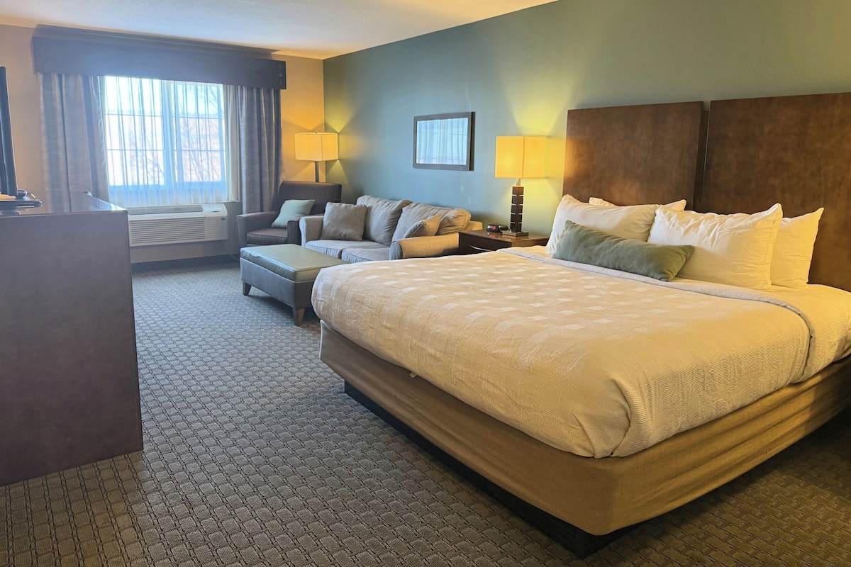 Habitación, 1 cama de matrimonio grande | Wifi gratis y ropa de cama