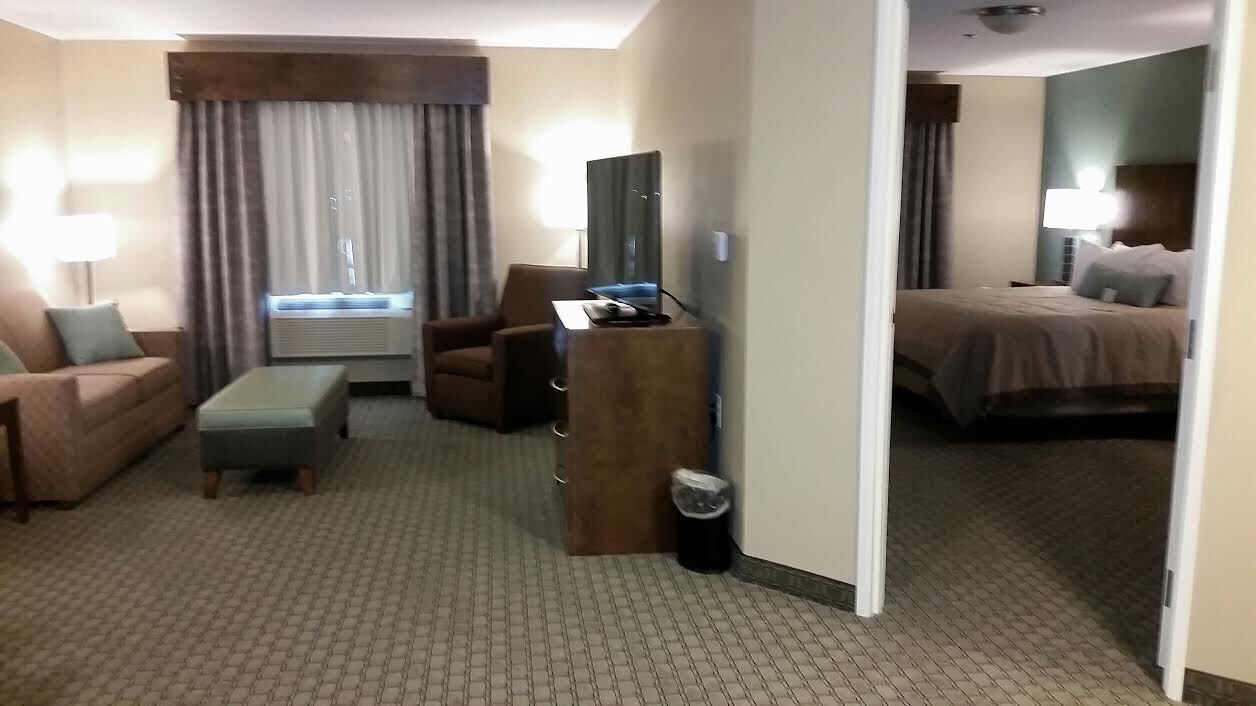 Suite, 1 cama de matrimonio grande (Extended Stay) | Wifi gratis y ropa de cama