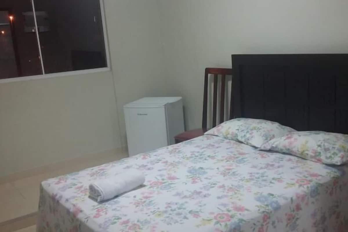 Minibar, free WiFi, bed sheets