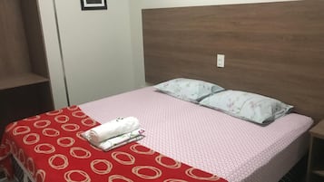 Minibar, free WiFi, bed sheets