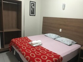 Frigobar, Wi-Fi de cortesia, roupa de cama