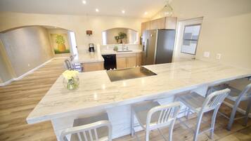 House, 4 Bedrooms | Private kitchen | Full-size fridge, microwave, oven, stovetop