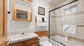 Standard Condo, 1 Queen Bed with Sofa bed, Non Smoking, Fireplace | Bathroom