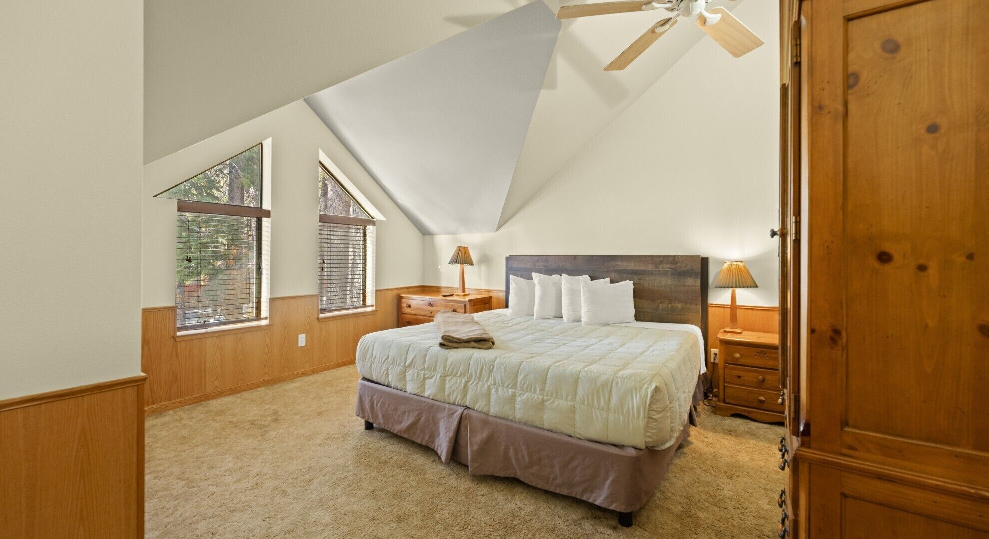 Standard Loft, 2 Bedrooms, Fireplace | Individually decorated, individually furnished, iron/ironing board