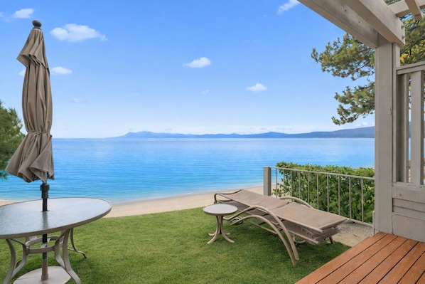 Appart'hôtel Signature, 3 chambres, cheminée, en bord de lac | Terrasse/Patio