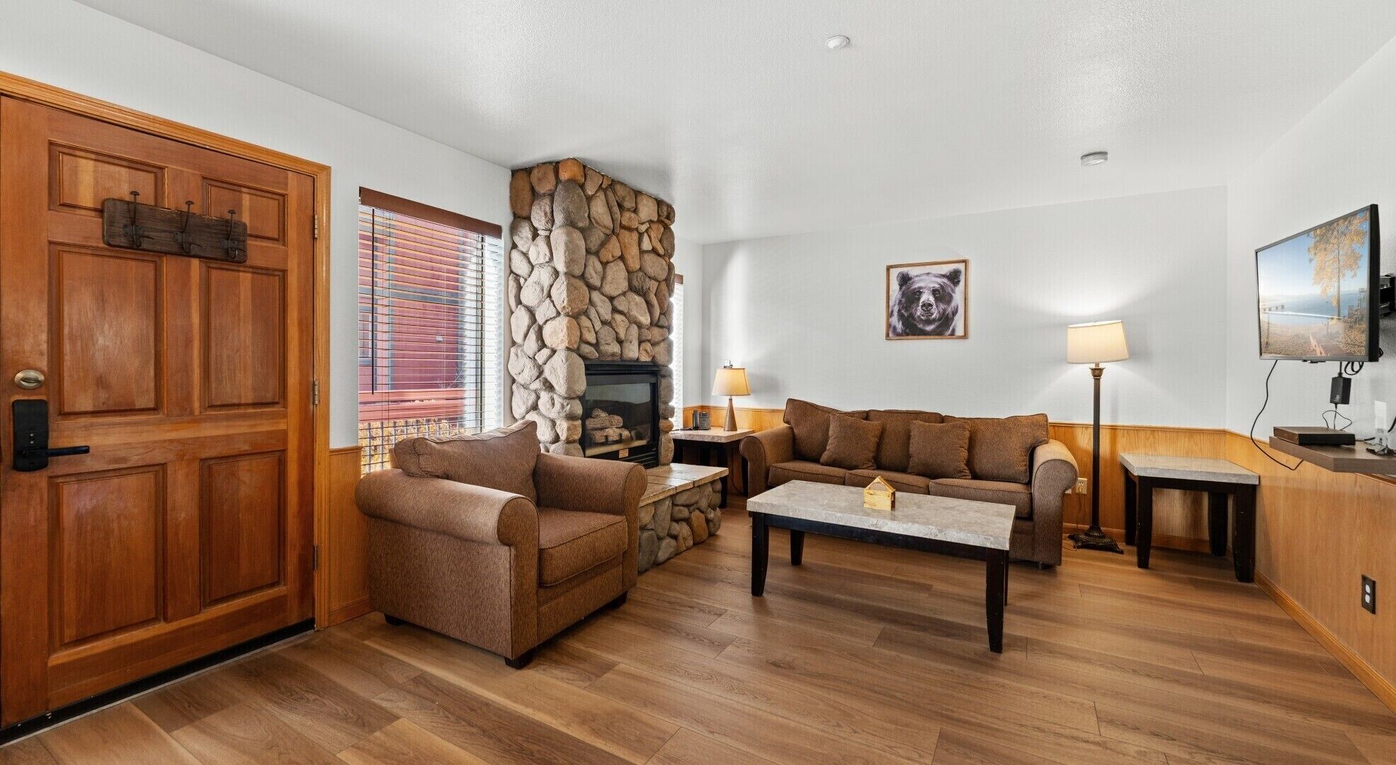 Standard Condo, 2 Bedrooms, Fireplace | Living area | 42-inch flat-screen TV with cable channels, fireplace, books