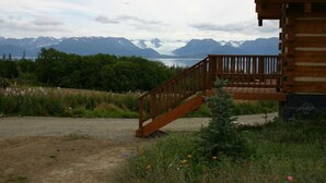Property grounds - Kiana Lodging (Homer)