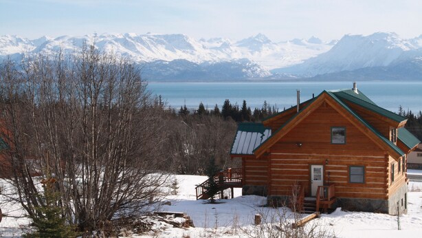 Property grounds - Kiana Lodging (Homer)