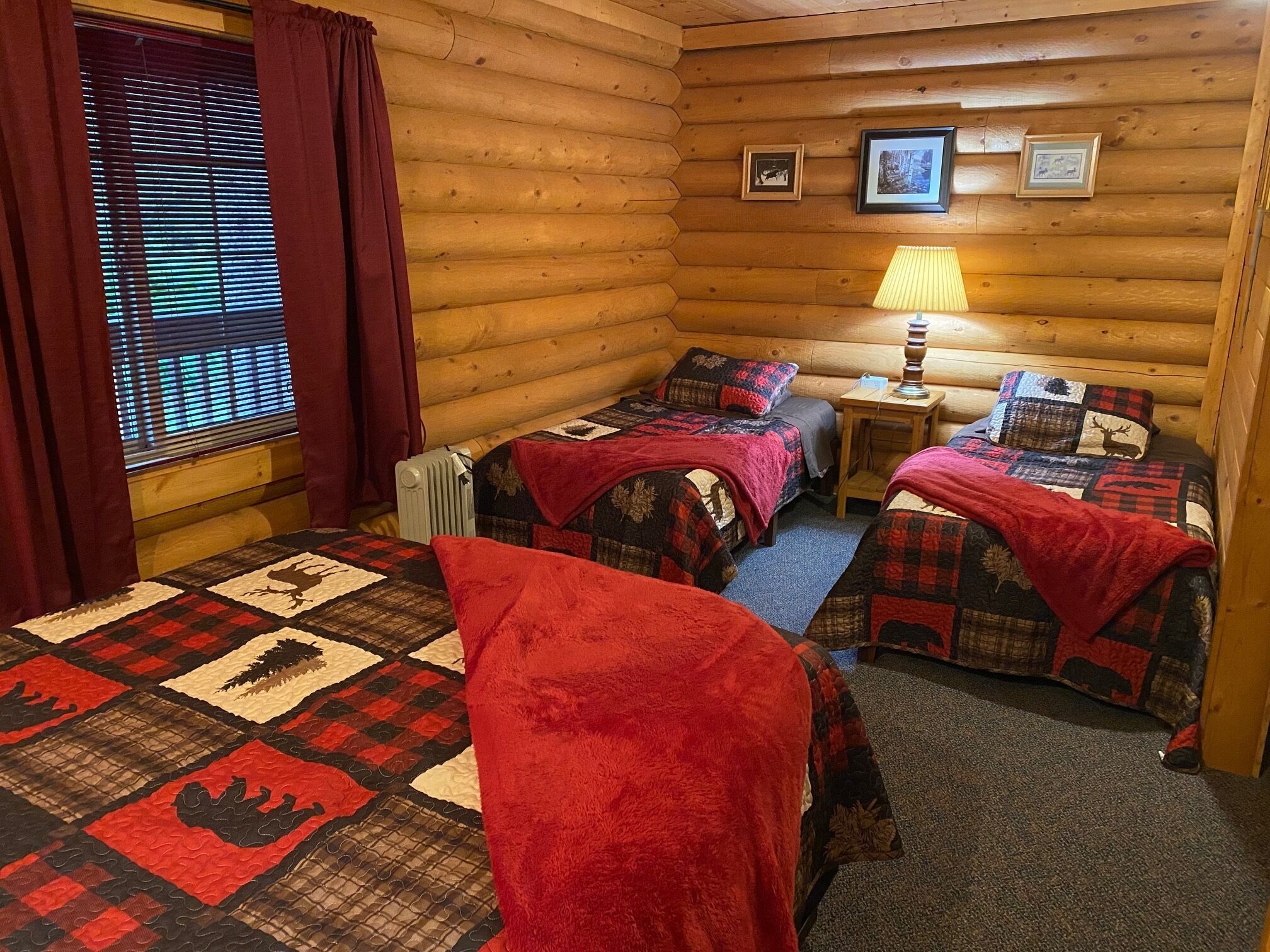 Moose Cabin  | WiFi (free), bed sheets