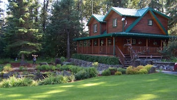 Moose Cabin | Exterior