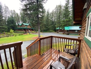 Wolf's Den | Free WiFi, bed sheets