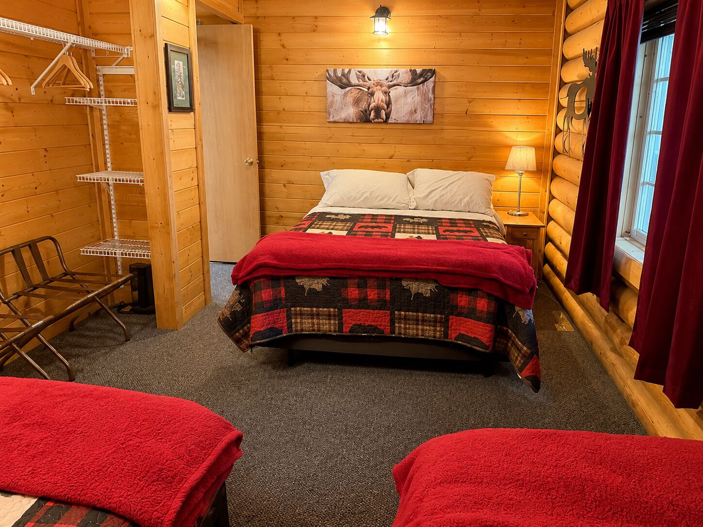 Moose Cabin  | WiFi (free), bed sheets