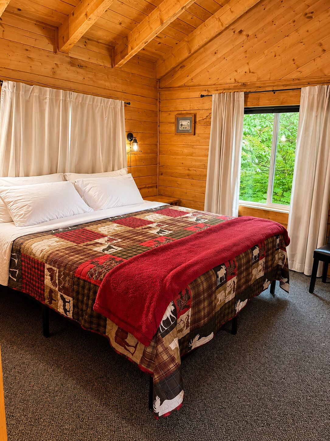 Wolf's Den | WiFi (free), bed sheets