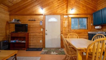 Premium-FerienhĂŒtte, 2Â Schlafzimmer (Bears Den) | Wohnbereich