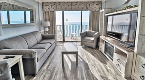 Living room - Suites at the Beach (Myrtle Beach)
