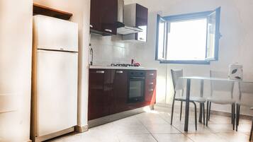 Apartment, 1 Bedroom, Kitchenette | Private kitchen