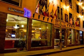 Front of property - Royal Inn Hotel Puno (Puno)