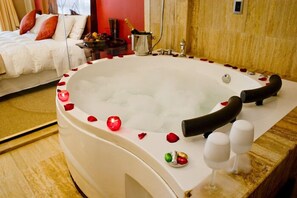 Suite Présidentielle | Baignoire relaxante profonde