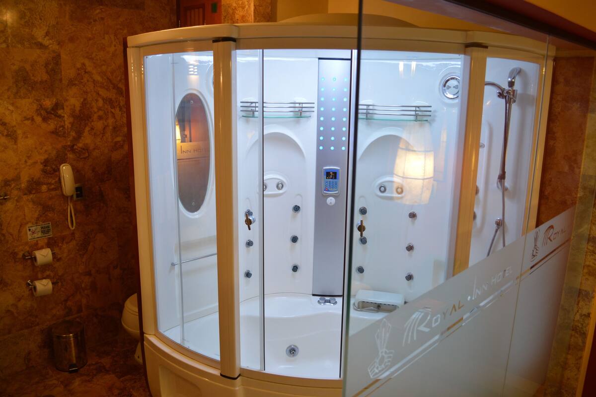 royal suite | premium bedding, minibar, in-room safe, soundproofing