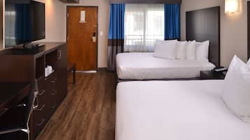 Hypo-allergenic bedding, desk, iron/ironing board, free WiFi
