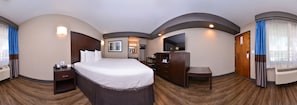 Deluxe Room, 1 King Bed | Hypo-allergenic bedding, desk, iron/ironing board, free WiFi