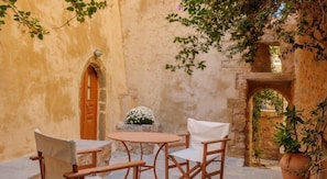 Room - Malvasia Traditional Hotel (Monemvasia)