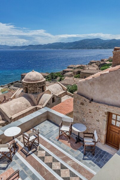 Malvasia Traditional Hotel