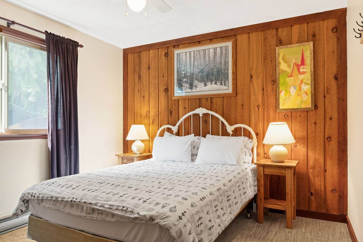 Standard Double Room, 1 Queen Bed | Free WiFi