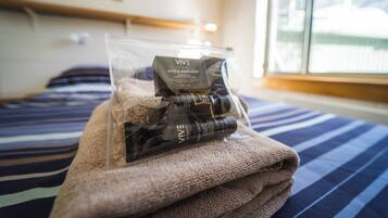 مكواة/لوح كي وواي فاي مجانًا وملاءات أسرّة