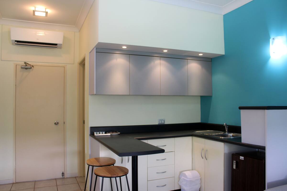 basic apartment, 1 bedroom | private kitchenette | fridge, electric kettle