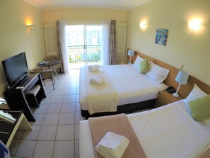 Tremannsrom – basic | Skrivebord, lydisolert, strykejern/-brett og wi-fi (inkludert)