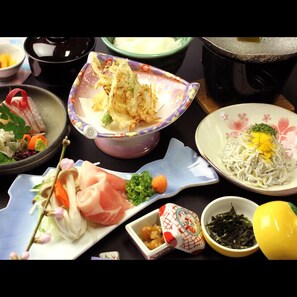 อาหารและเครื่องดื่ม