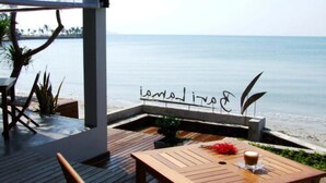 Outdoor dining - Bari Lamai Resort (Rayong)