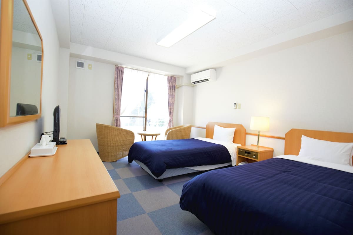 Basic Twin Room, Non Smoking