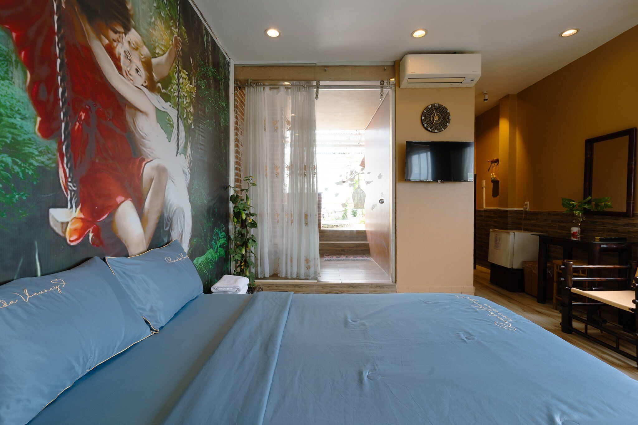 suite | 1 bedroom, minibar, in-room safe, desk