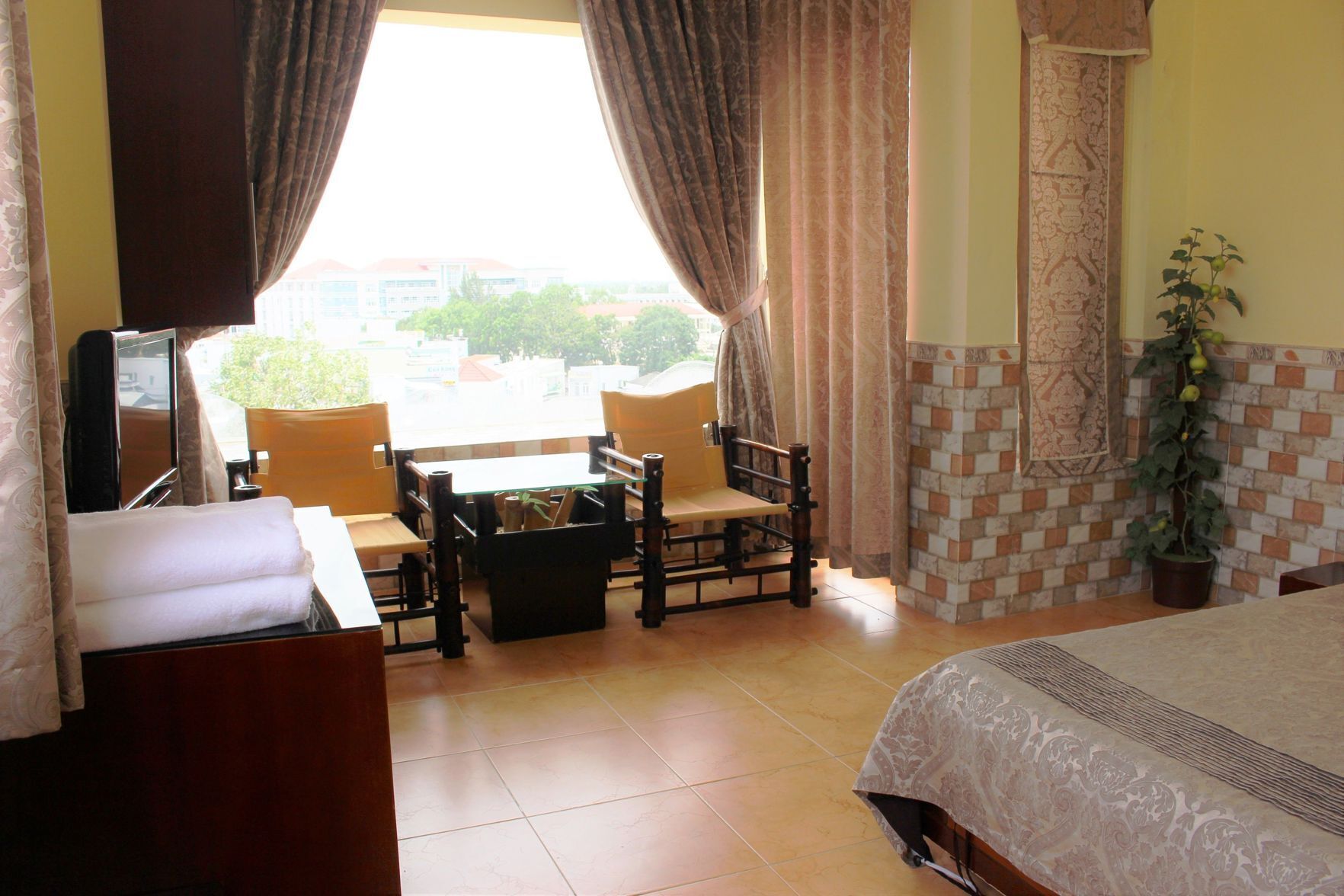 Minibar, in-room safe, desk, rollaway beds