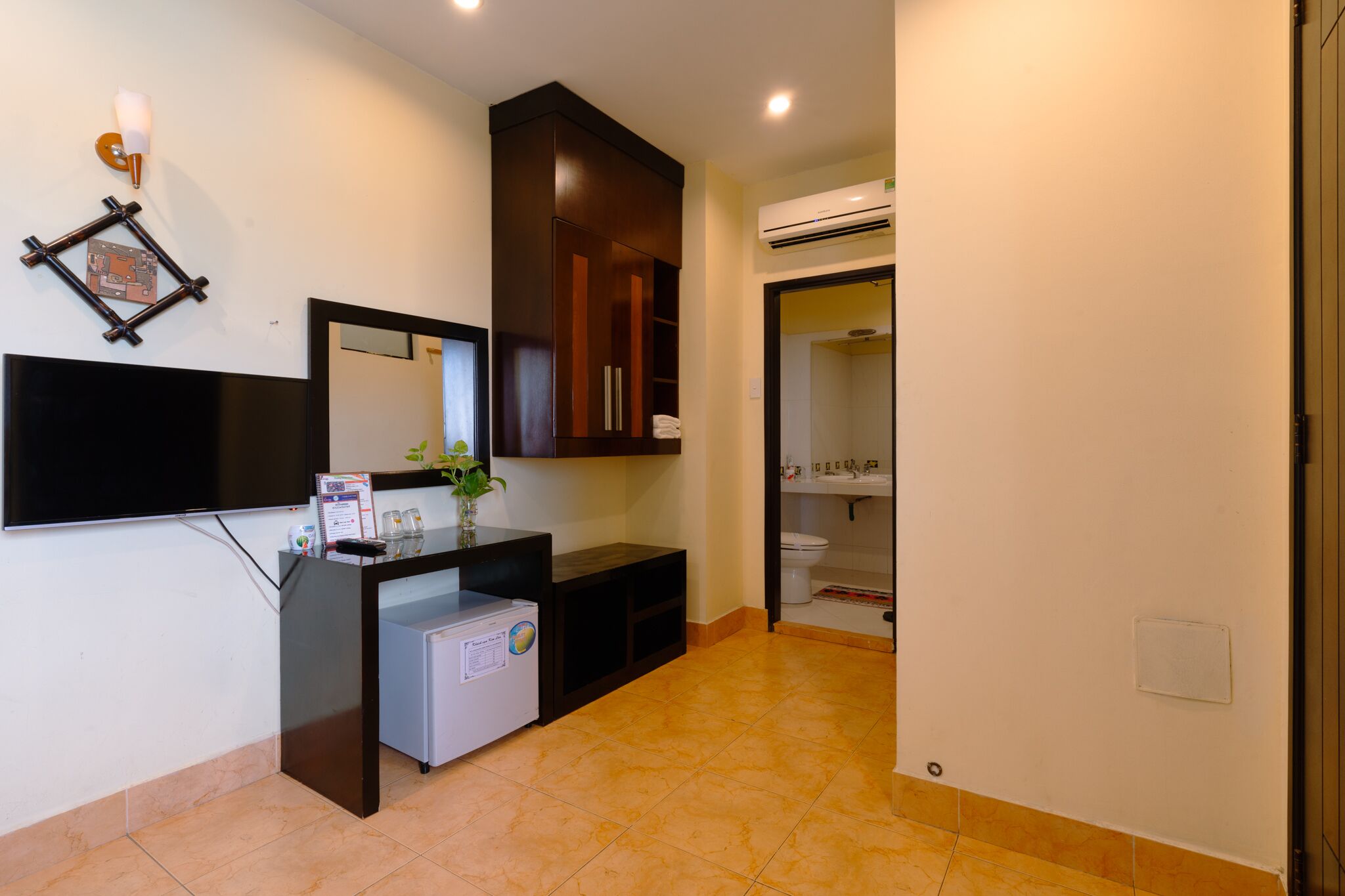 superior room | 1 bedroom, minibar, in-room safe, desk