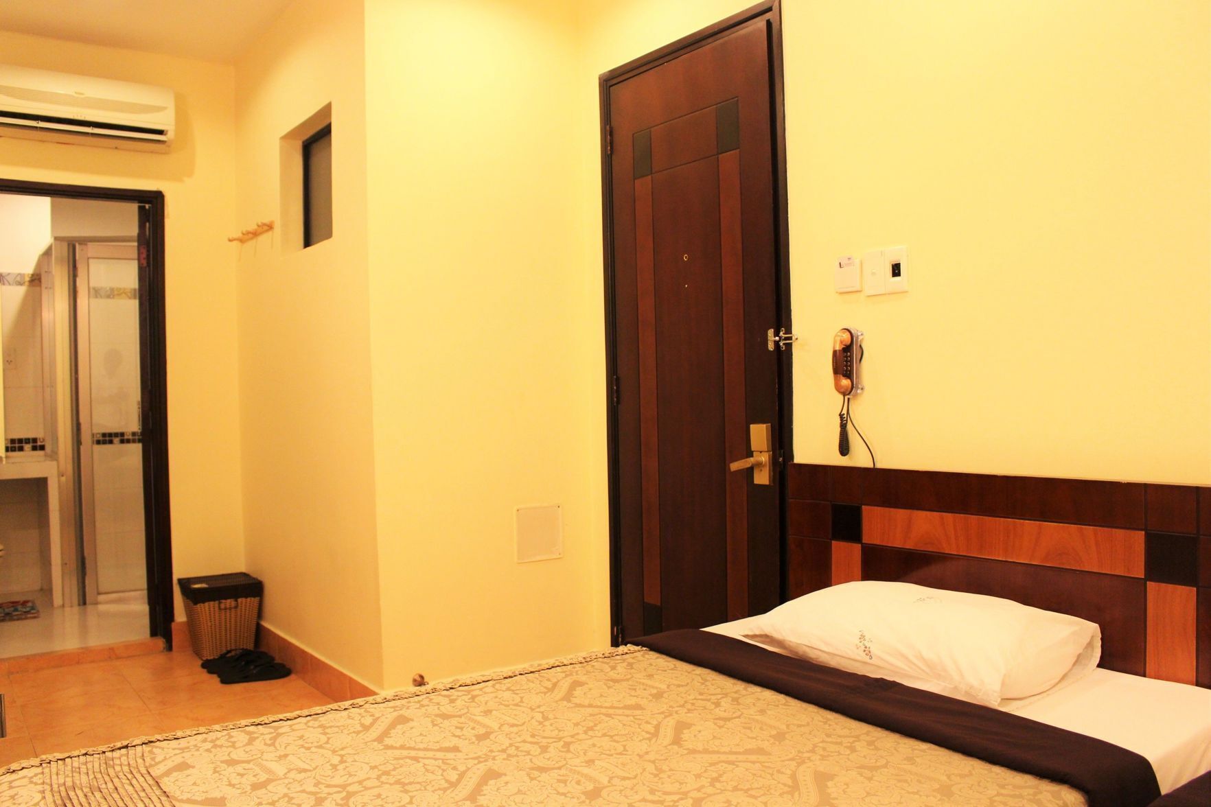 Minibar, in-room safe, desk, rollaway beds