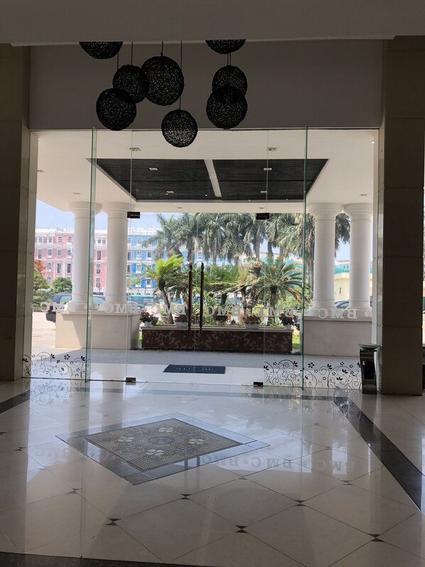 Interior entrance - BMC Thang Long Hotel (Ha Long)