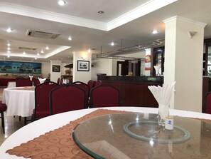 Breakfast, lunch and dinner served - BMC Thang Long Hotel (Ha Long)