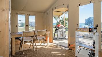 Premium Ocean View Tent - No Ensuite | Pemandangan pantai/laut